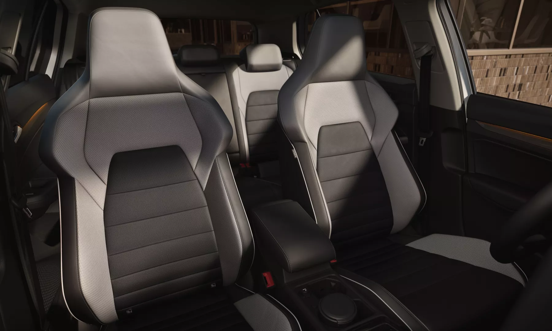 GL6293_interior_seats_16-9